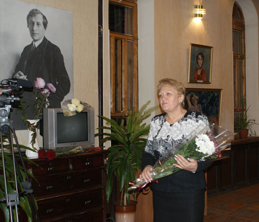p1329.jpg (55350 bytes)