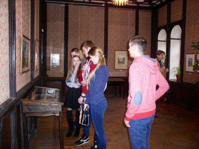 p1987.jpg (98603 bytes)
