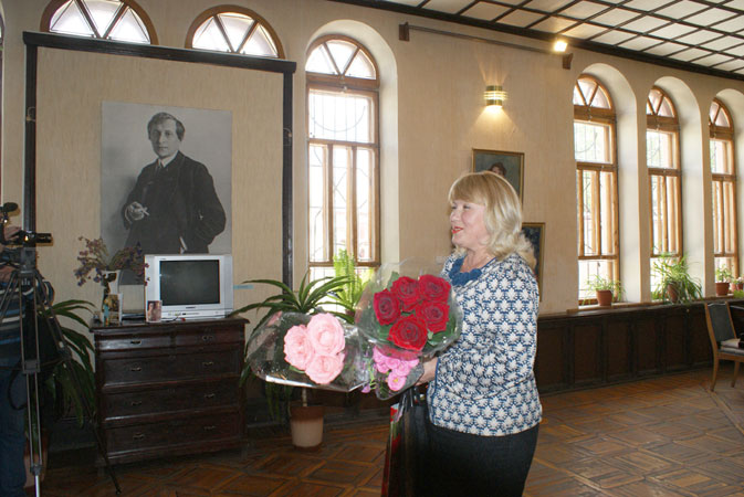 p594.jpg (81647 bytes)